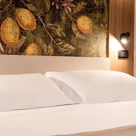 Continental B&B City Hotel Отель Бибионе