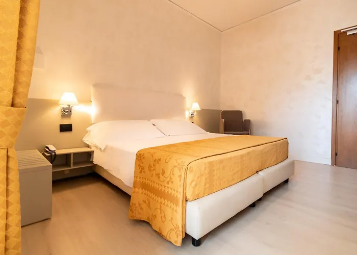 Hotel Continental B&B City Hotel 4*