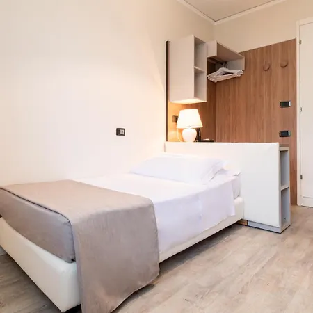 Отель Continental B&B City Hotel 4*