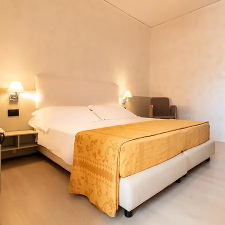 Hotell Continental B&B City Hotel 4*